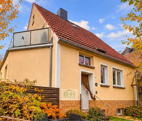 Freistehendes Einfamilienhaus mit 5 Zimmern, Balkon und Garten in beliebter Wohnlage von Wolfen-Steinfurth — Vorschaubild 2